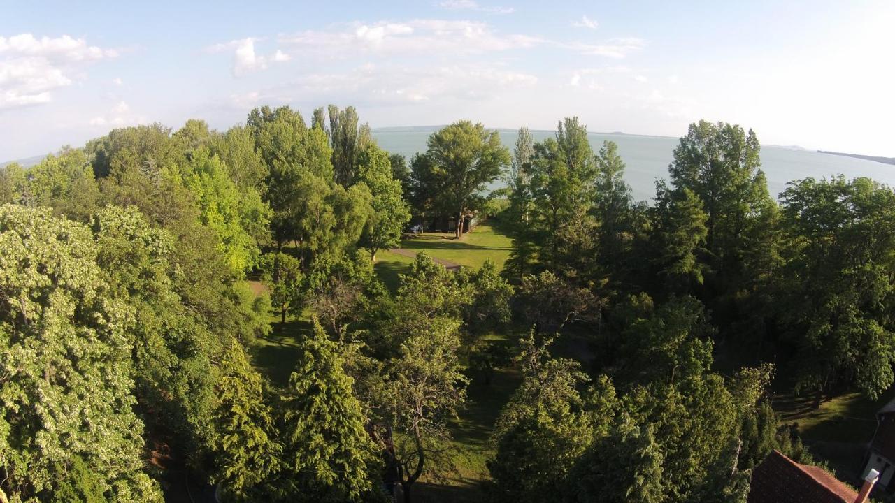 Zánka Vízparti Üdülő Exterior foto